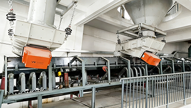 Máy cấp liệu rung cho nhà máy chế biến hóa chất