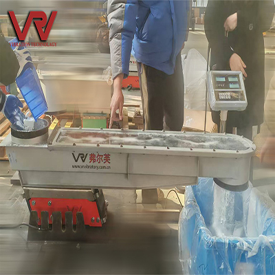Máy cấp liệu rung điện từ trong vận chuyển bột